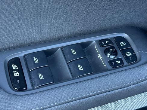 Used 2022 Polestar Polestar 2 w/ Performance Package AWD/4WD image 13