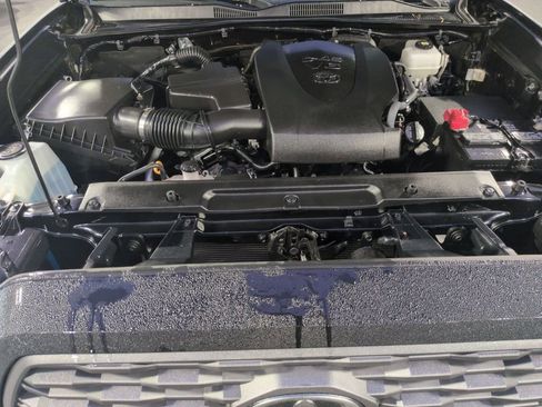 Used 2023 Toyota Tacoma TRD Off-Road w/ Technology Package image 22