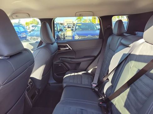 New 2026 Mitsubishi Outlander SE FWD image 14