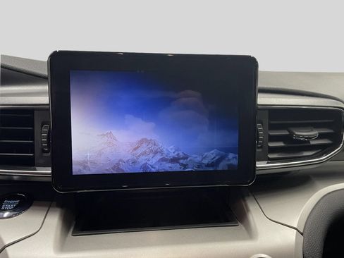 Used 2021 Ford Explorer XLT w/ Equipment Group 202A AWD/4WD image 15