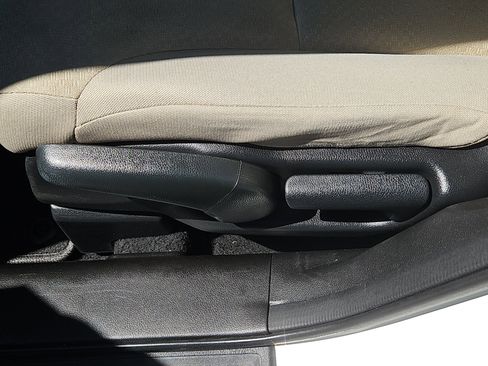 Used 2015 Honda CR-V LX image 10
