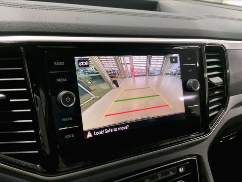 Used 2023 Volkswagen Atlas SEL Premium image 24