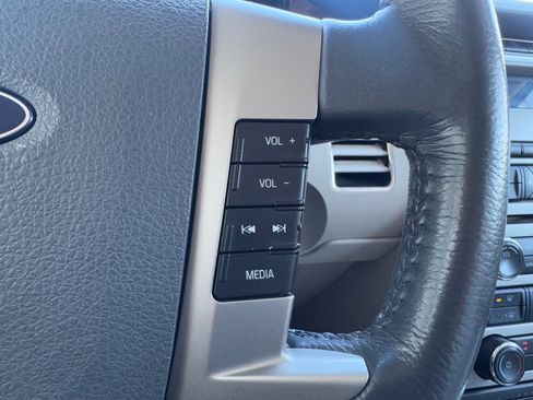 Used 2009 Ford Flex SEL image 26