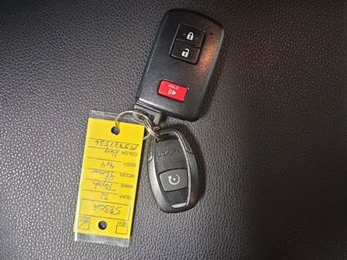 Used 2021 Toyota 4Runner TRD Off-Road Premium w/ Moonroof Package AWD/4WD image 9