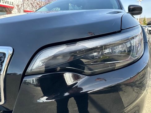 Used 2019 Jeep Cherokee Latitude w/ Popular Appearance Group FWD image 9