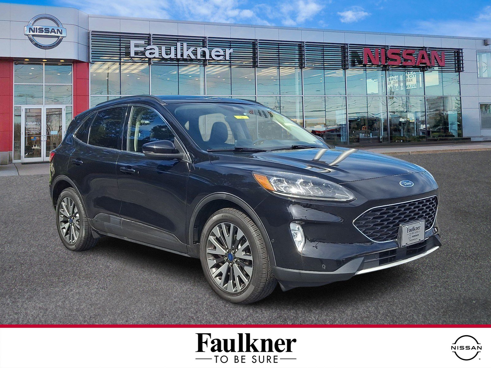 Used 2020 Ford Escape Titanium AWD/4WD image 1