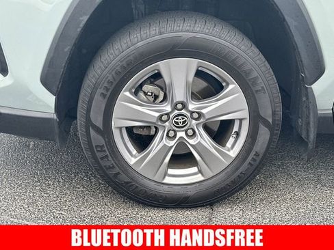 Used 2022 Toyota RAV4 XLE w/ Convenience Package image 4
