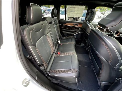 New 2025 Jeep Grand Cherokee Summit image 23