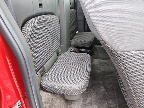 Used 2015 Nissan Frontier SV image 19