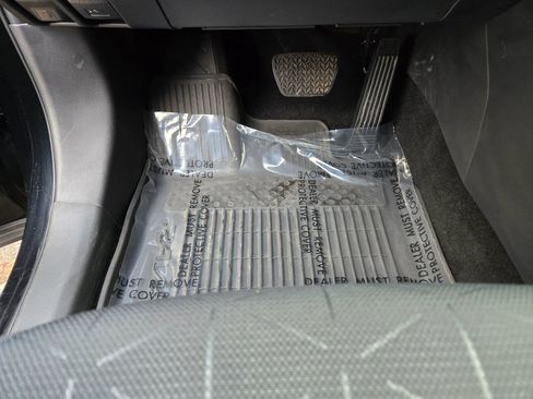 Used 2022 Toyota RAV4 XLE image 28