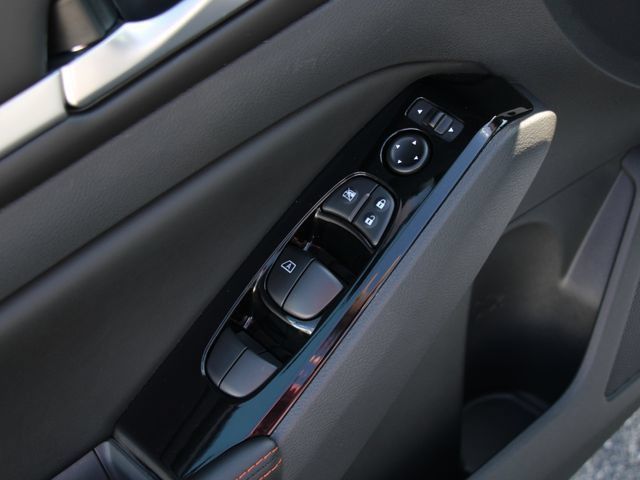 Certified 2025 Nissan Altima 2.5 SR FWD image 12