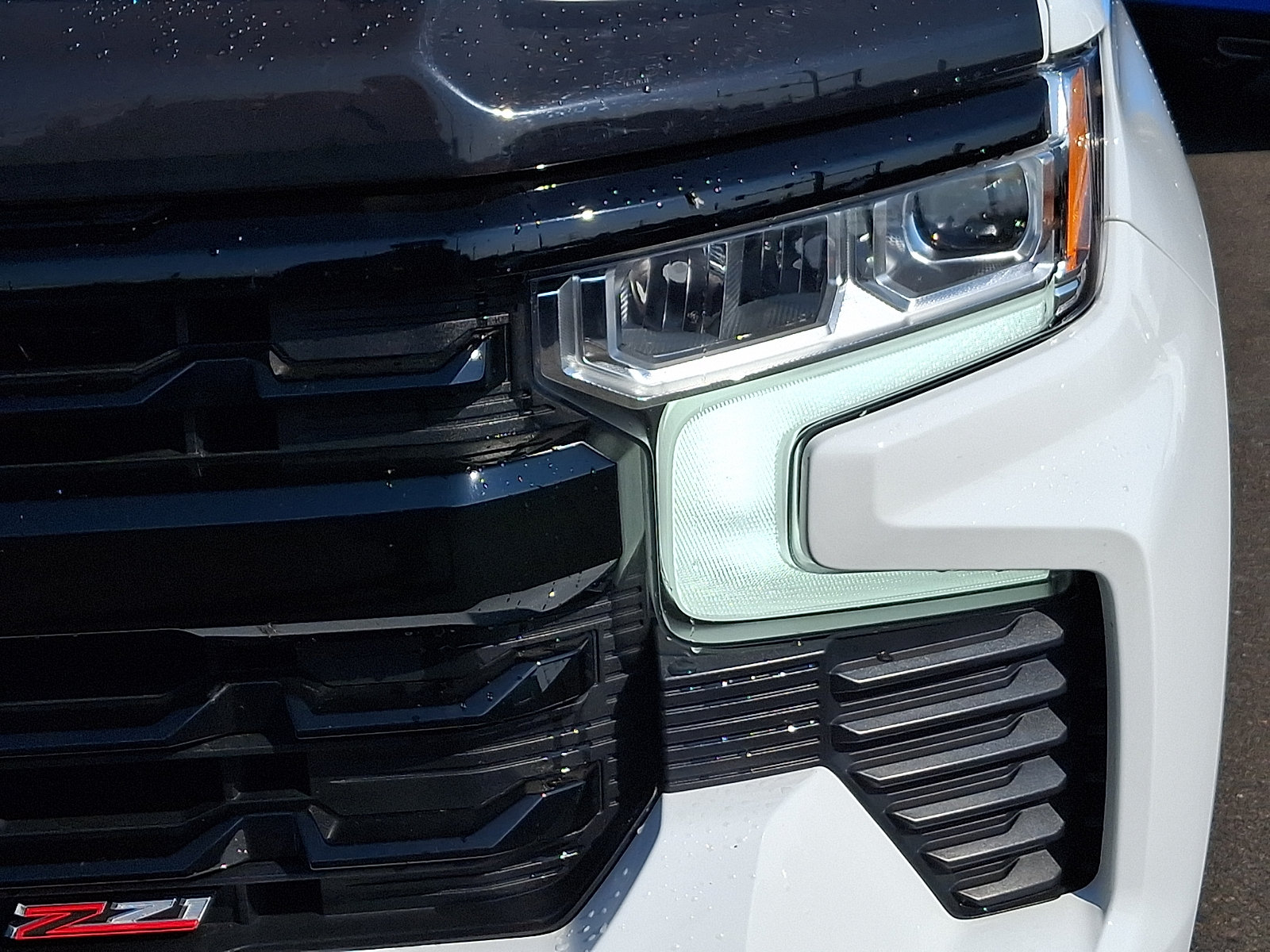 Used 2025 Chevrolet Silverado 1500 LT Trail Boss w/ Convenience Package II AWD/4WD image 9