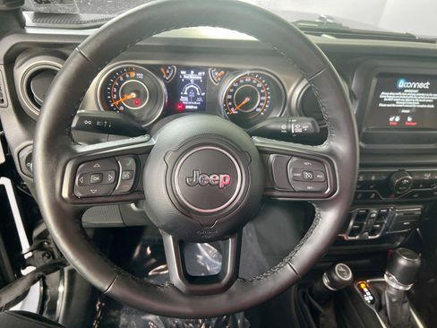 Used 2023 Jeep Gladiator Sport image 11