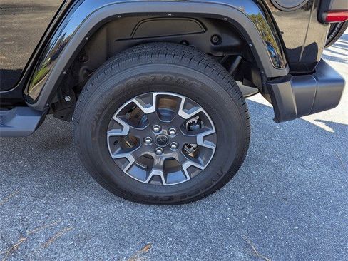 Used 2024 Jeep Wrangler Sahara w/ Safety Group image 28