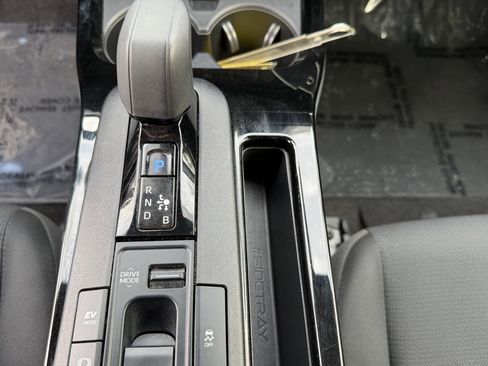 Used 2024 Toyota Prius LE image 27