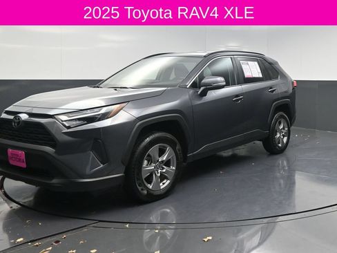 Used 2025 Toyota RAV4 XLE image 2