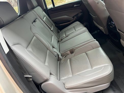 Used 2016 Chevrolet Suburban LT image 15