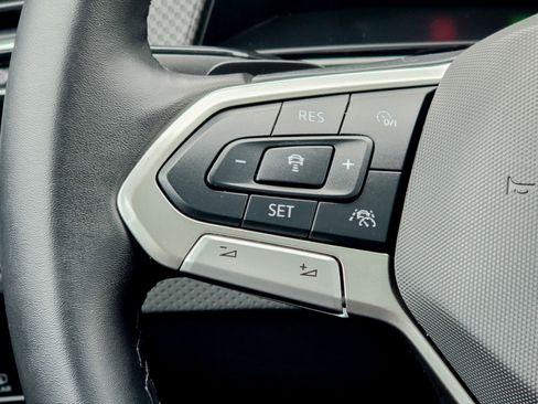 Used 2024 Volkswagen Atlas Peak Edition SE image 36