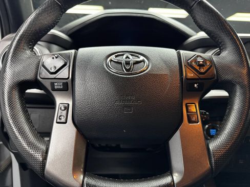 Used 2020 Toyota Tacoma TRD Sport w/ Technology Package image 20