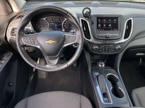 Used 2020 Chevrolet Equinox LT w/ Driver Convenience Package FWD image 11