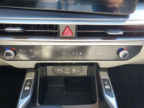 New 2026 Kia Sorento S w/ S Panoramic Sunroof Package image 33