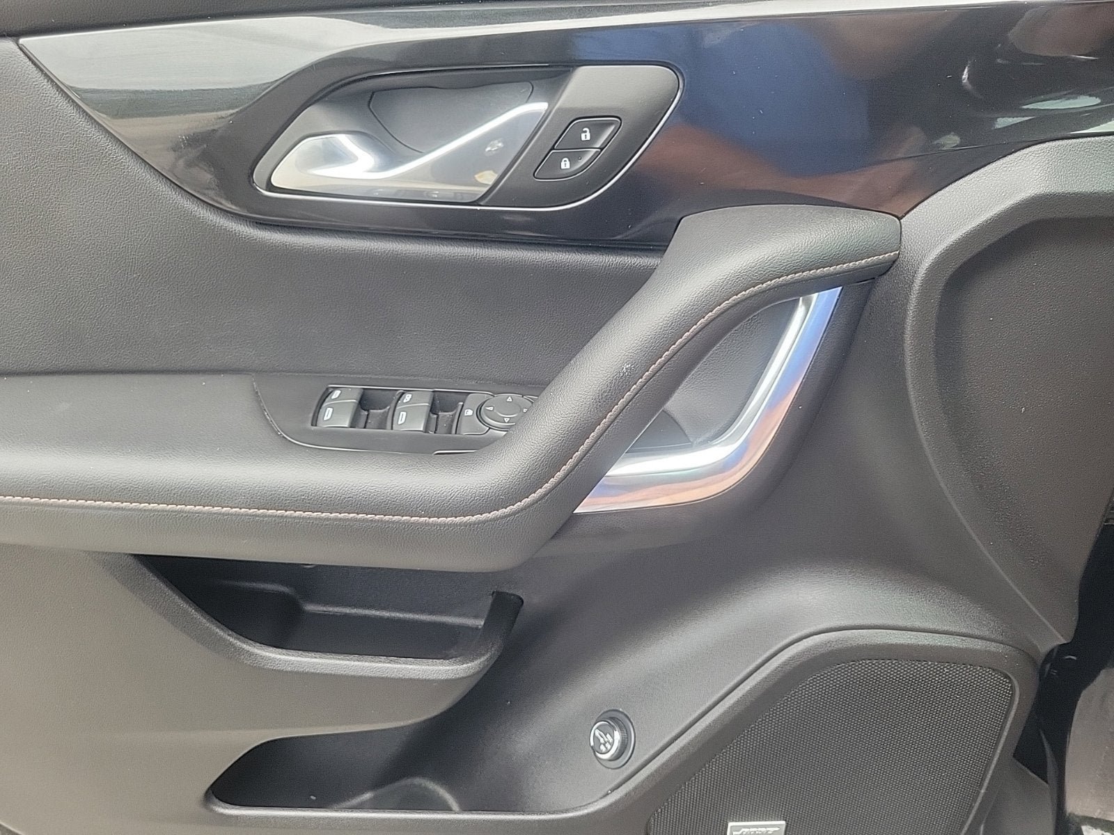 Used 2024 Chevrolet Blazer Premier FWD image 18