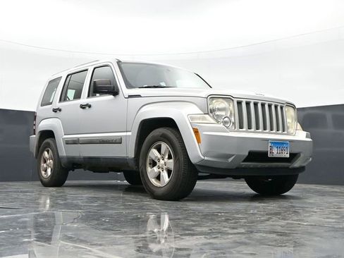 Used 2011 Jeep Liberty Sport AWD/4WD image 17