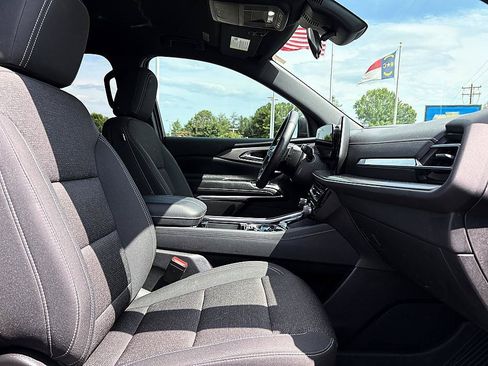 Used 2025 Chevrolet Traverse LT w/ Driver Confidence Package FWD image 14
