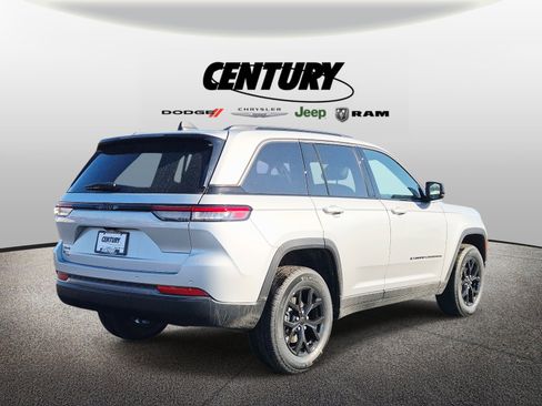 New 2026 Jeep Grand Cherokee Altitude image 3