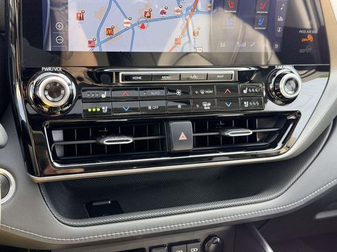 Certified 2020 Toyota Highlander Limited AWD/4WD image 5