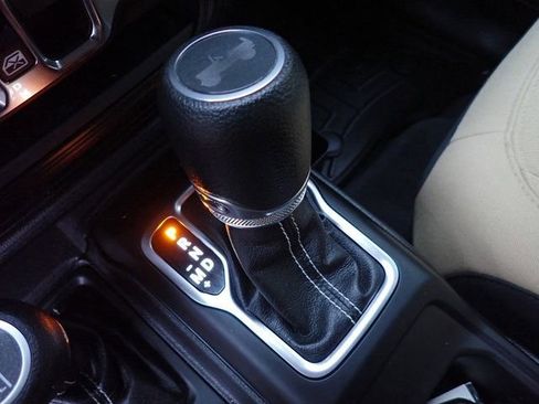 Used 2021 Jeep Wrangler Unlimited Sahara w/ LED Lighting Group AWD/4WD image 24