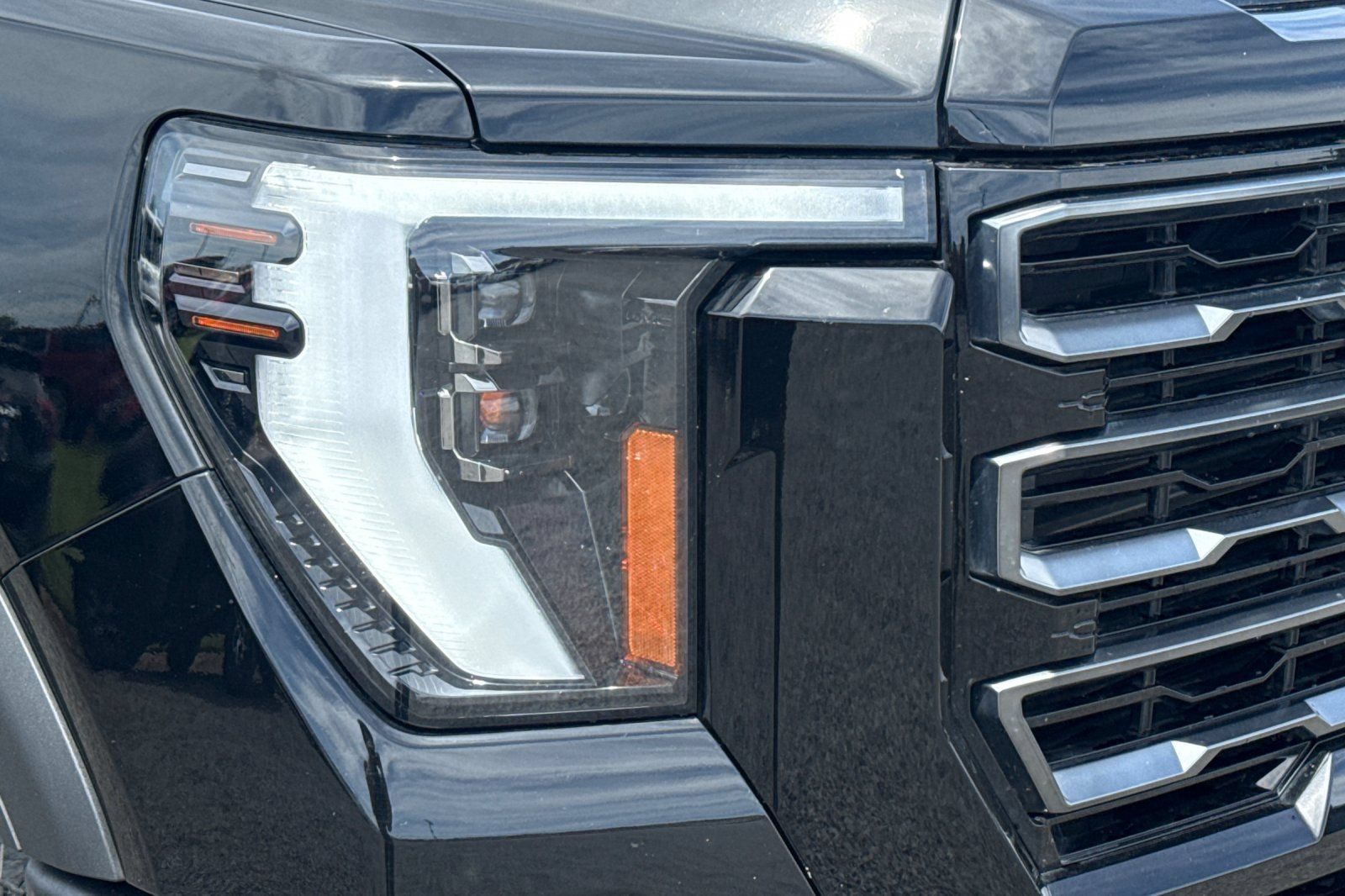 Used 2024 GMC Sierra 2500 AT4 w/ Technology Package AWD/4WD image 45
