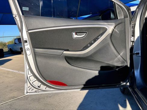 Used 2013 Hyundai Elantra GT w/ Touch & Go Pkg image 21