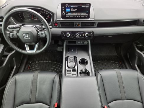 Certified 2025 Honda Pilot Touring image 22