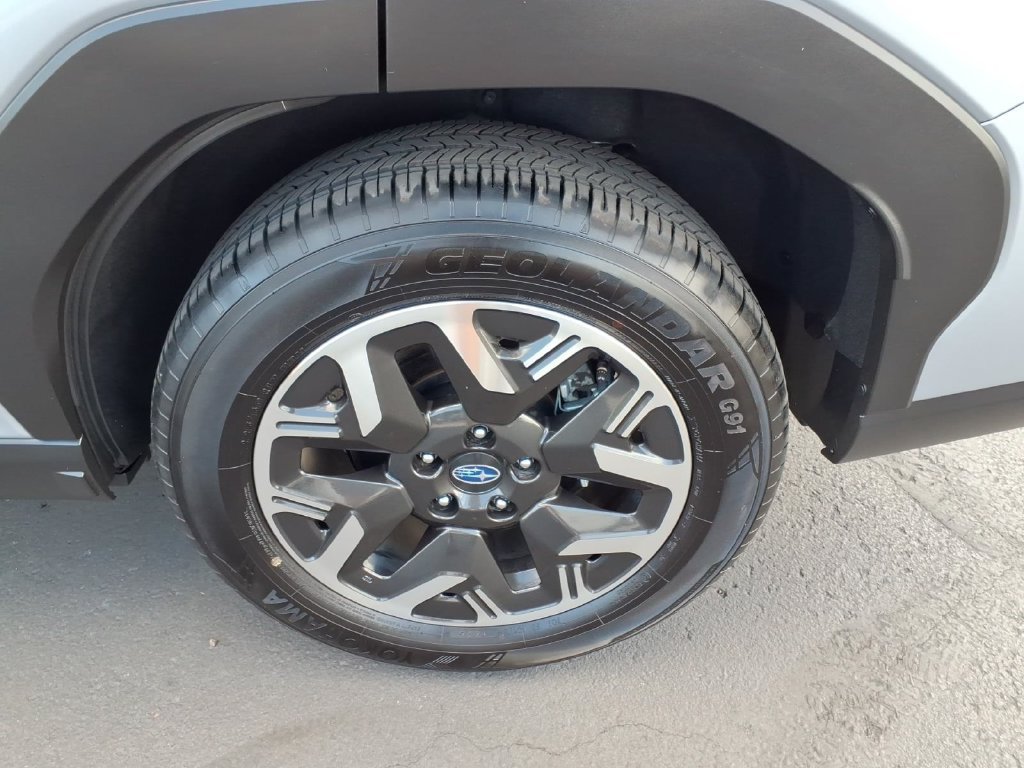 Certified 2025 Subaru Forester Premium AWD/4WD image 14