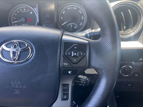 Used 2020 Toyota Tacoma TRD Sport AWD/4WD image 24