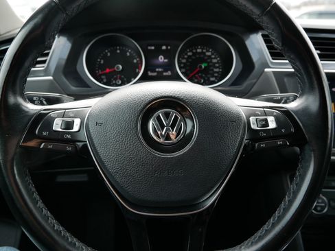 Used 2018 Volkswagen Tiguan SE image 24