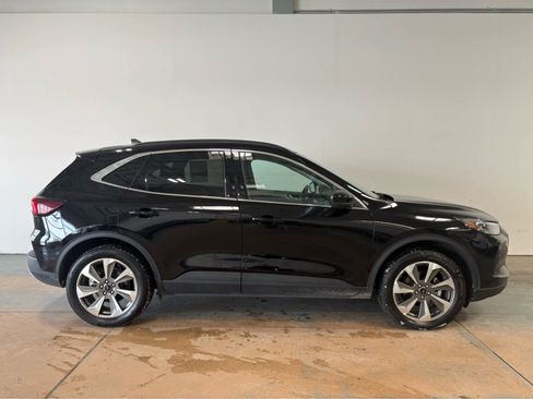 Used 2025 Ford Escape Platinum image 6