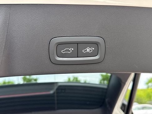 Certified 2023 Volvo XC40 Recharge Ultimate w/ Protection Package Premier AWD/4WD image 6