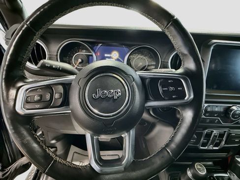 Used 2019 Jeep Wrangler Unlimited Sahara AWD/4WD image 11