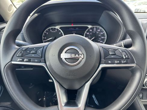 Used 2025 Nissan Sentra SV FWD image 25