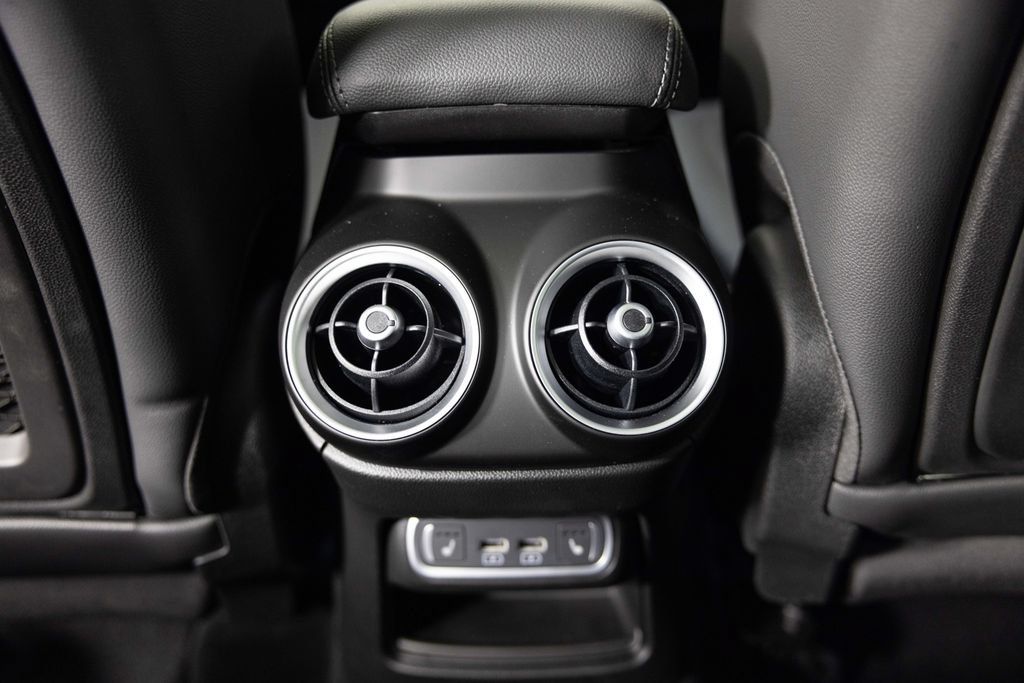 New 2026 Alfa Romeo Stelvio Sprint AWD/4WD image 32