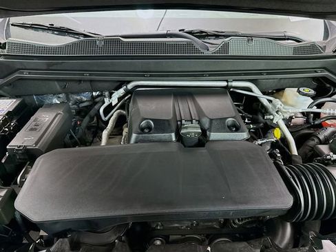 Used 2025 Chevrolet Colorado ZR2 w/ Technology Package image 33