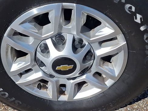 Certified 2024 Chevrolet Silverado 2500 LT image 17