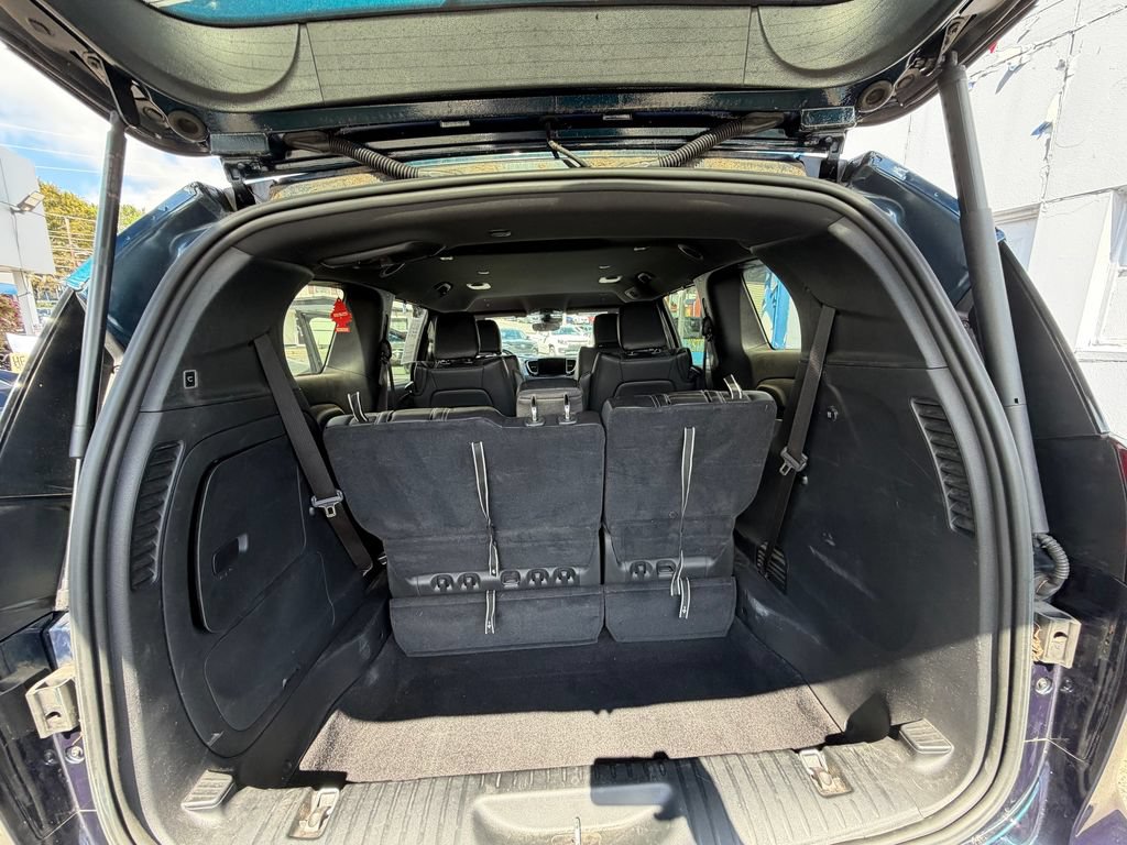 Used 2023 Chrysler Pacifica Touring-L w/ S Appearance Package FWD image 12