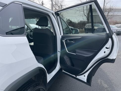 Used 2025 Toyota RAV4 XLE image 15