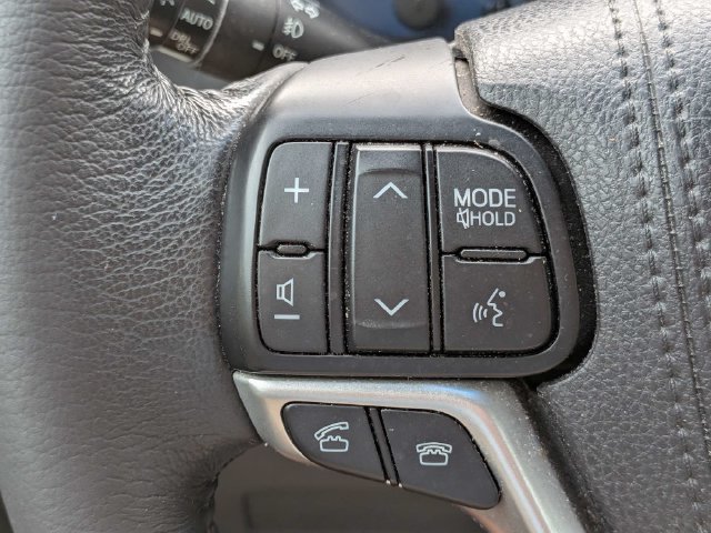 Used 2017 Toyota Sienna XLE Premium FWD image 28