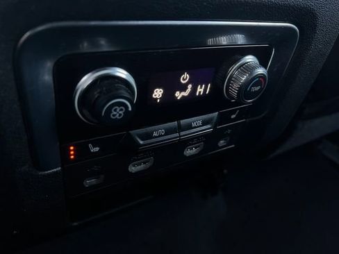 Used 2021 GMC Yukon Denali w/ Denali Premium Package AWD/4WD image 20