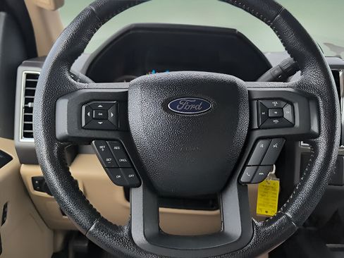 Used 2015 Ford F150 XLT w/ Equipment Group 302A Luxury AWD/4WD image 12