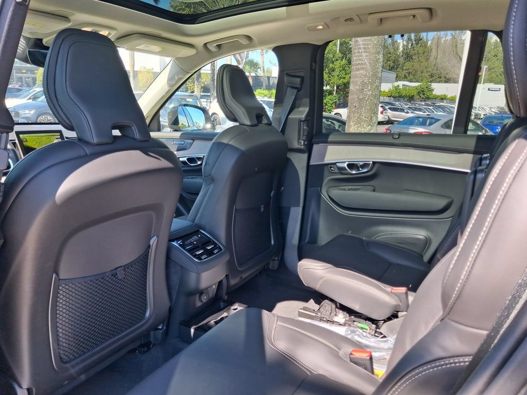 New 2026 Volvo XC90 B5 Ultra w/ Protection Package Premier AWD/4WD image 4